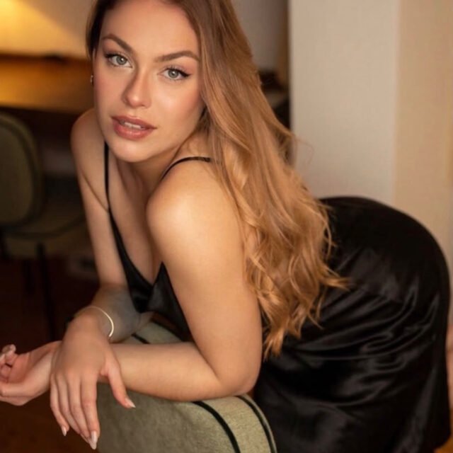 Nina Noir